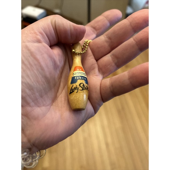 Vintage Lucky Strike Bowling Keychain - Picture 4 of 4